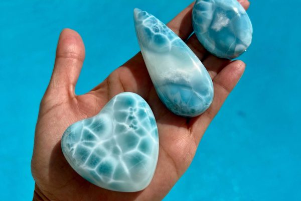 Larimar-stone-origins-in-the-Dominican-Republic